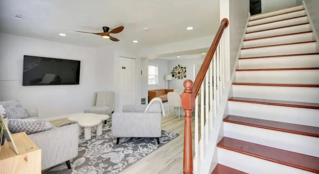 Stay By the Beach! Norfolk Duplex Half-mi to Ocean, Book Lejlighed Lejligheder i Virginia, Lejlighed