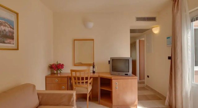 Comfortable Holiday Home With a Microwave, Near Rovinj, Забронировать Отель Отели Rovinj Riviera с бассейном, Бассейн