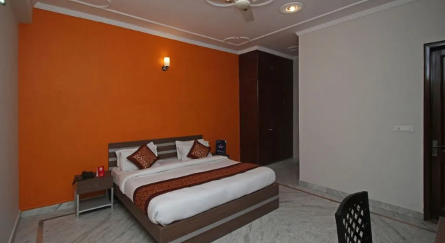OYO Flagship 9075 Petals Inn