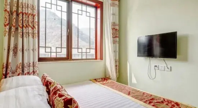 Люкс с 5 комнатами Xianyaju Hostel