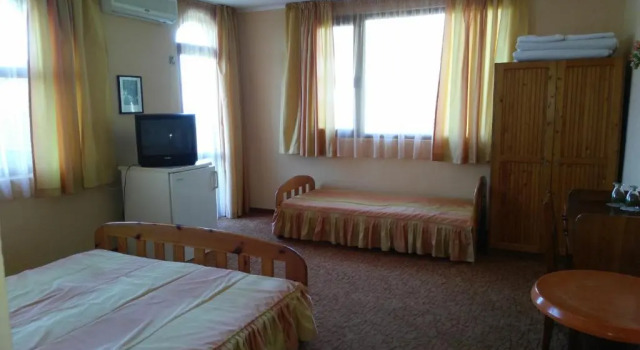 Трёхместный номер Standard с балконом и с красивым видом из окна Stefan Family Hotel