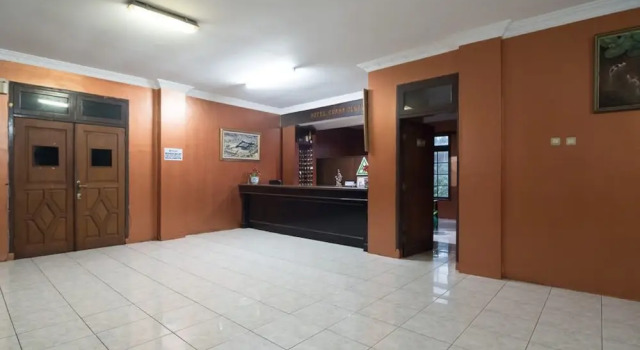 RedDoorz Syariah near Taman Wisata Matahari