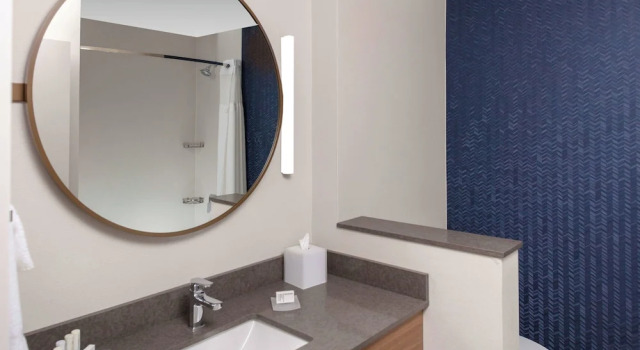 Люкс Fairfield by Marriott Inn & Suites Medford