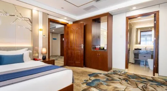Люкс New Runhua Hotel (Shenzhen Guangming Station Hongqiao Park Subway Station)