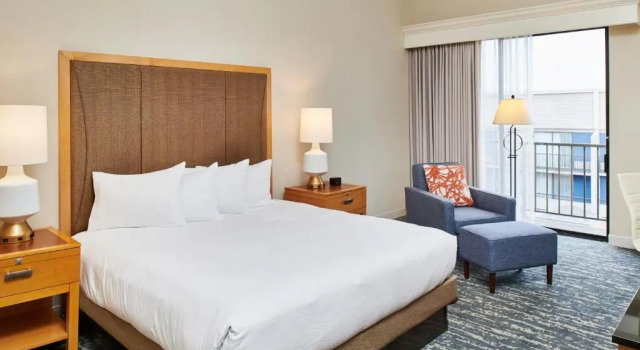 Номер Standard DoubleTree by Hilton Hotel Berkeley Marina