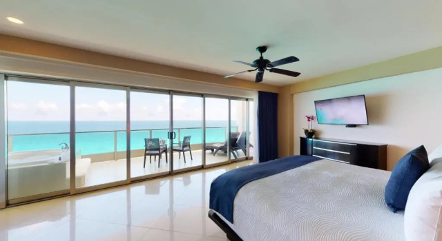 Двухместный люкс oceanfront Отель Seadust Cancun Family Resort