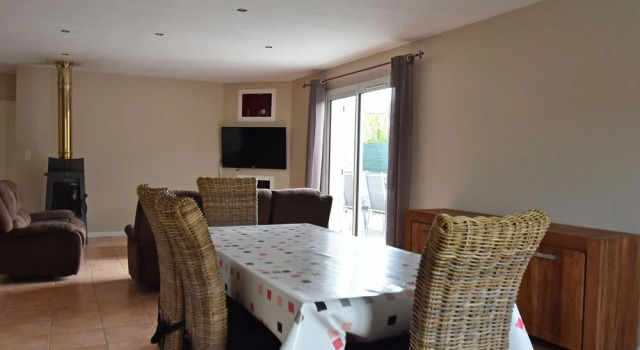 Air-conditioned Villa With Private, Fenced Swimming Pool With Covered Terrace