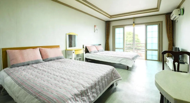 Aewol Yeonhwachon Pension, Забронировать Отель Отели Аеуол-ли с парковкой, Парковка