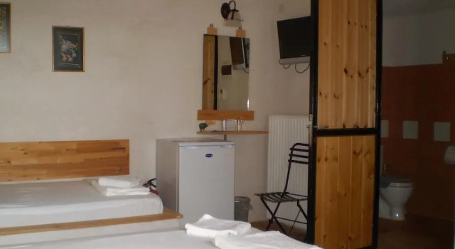 Arachovitika Kalivia, Prenota Hotel Karyes Arcadia