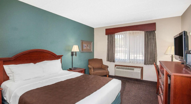 Двухместный номер Standard AmericInn by Wyndham St. Peter
