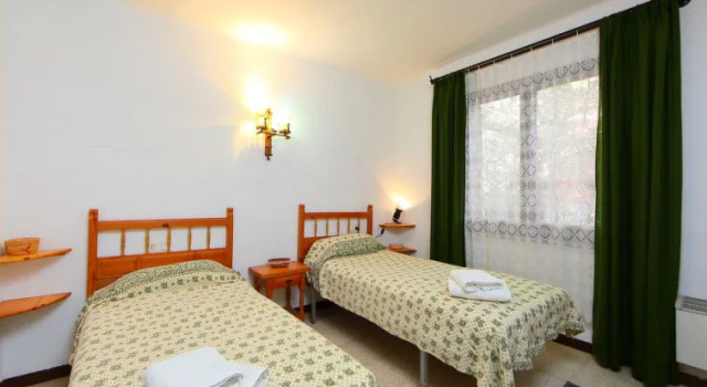 Holiday Home Dynaida Karadja, Забронировать Дом для отпуска Коттеджи Багур, Коттедж