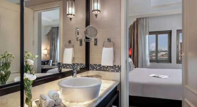 Люкс Royal с 2 комнатами Oaks Ibn Battuta Gate Dubai