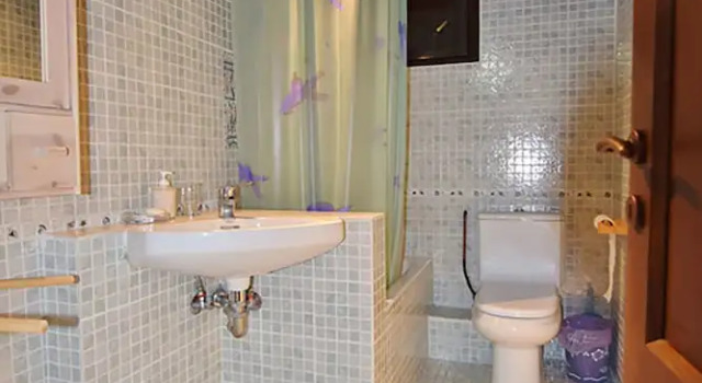 Коттедж с 4 комнатами Erato House