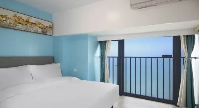 Семейный люкс Дуплекс с 2 комнатами с видом на море Floral Hotel·Haikou Cloud Haiyi Seascape Hotel (Wanluyuan Haikou Bay Store)