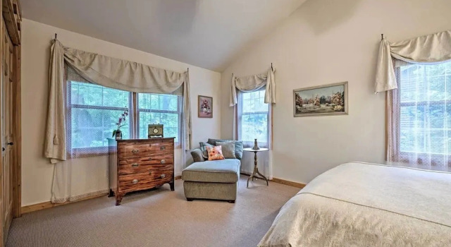 Upscale Family Retreat w/ Fire Pit, Walk to Beach!