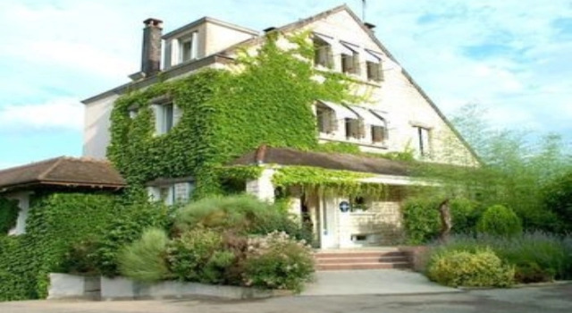 Crispol, Reservar Hotel Saint-Pere Morvan
