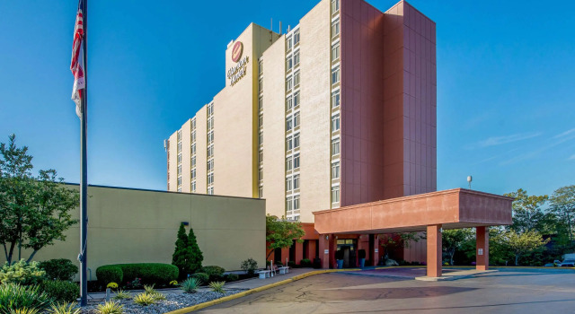 Clarion Hotel - Cincinnati North, 预订 酒店 沙伦维尔 俄亥俄州