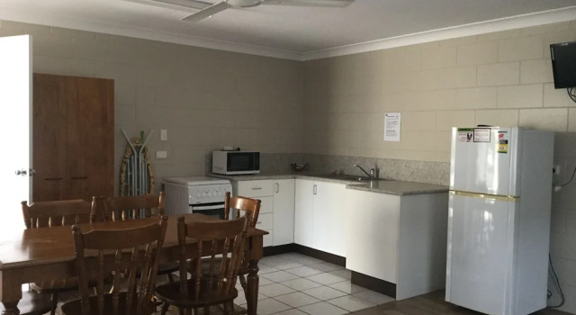 Студия Standard Charters Towers Tourist Park