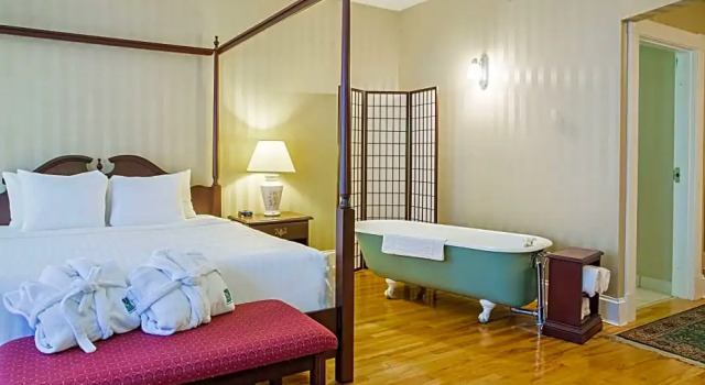 Люкс Business Quality Inn & Suites Downtown