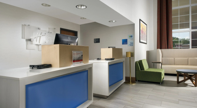 Holiday Inn Express & Suites Charlottesville - Ruckersville by IHG, Prenota Hotel Hotel a Virginia con parcheggio, Parcheggio