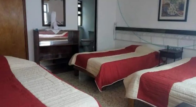 Трёхместный номер Business Hotel El Meson De La Luna
