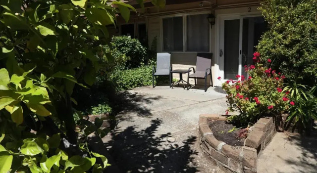 Полулюкс Deluxe Little European Lodge