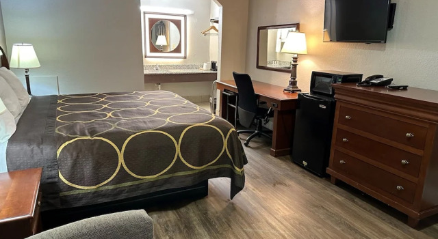 Одноместный номер Standard Super 8 by Wyndham Raleigh North East