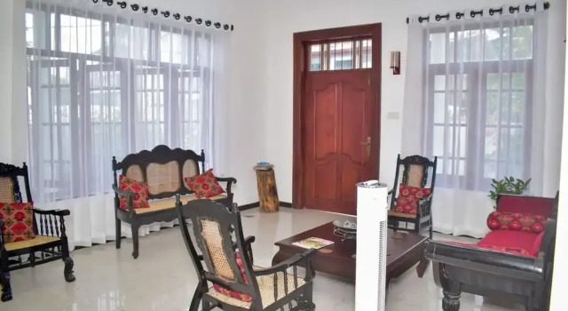 3 Bed House - Wifi Parking 10minBeach, Забронировать Вилла Отели Западной провинции 3 звезды, 3*