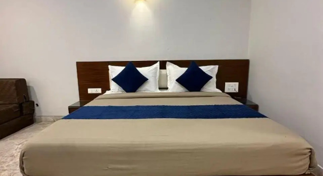 1 BR Boutique stay in Rohini, New Delhi (65C1), by GuestHouser, Забронировать Бутик-отель Бутик-отели Национального столичного округа Дели - Северная зона, Бутик-отель