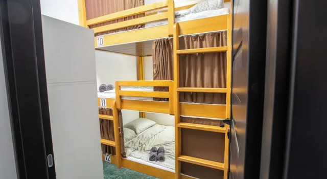 Четырёхместный номер Standard AISHA Hostel