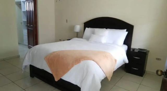 Коттедж Entire House Spacious and Elegant