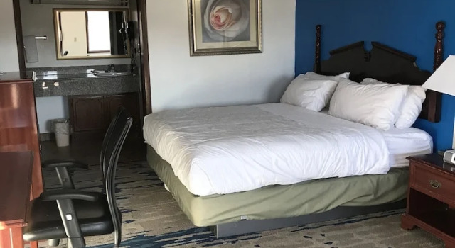 Standard Zimmer Interstate Motel