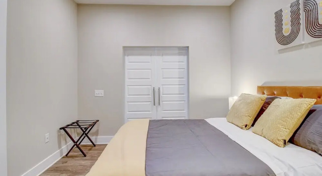 FRONTDESK 500 West Trade Apts Fourth Ward Charlotte, Забронировать Отель Отели Шарлотте с бассейном, рядом с Музей Levine Museum of the New South, Бассейн