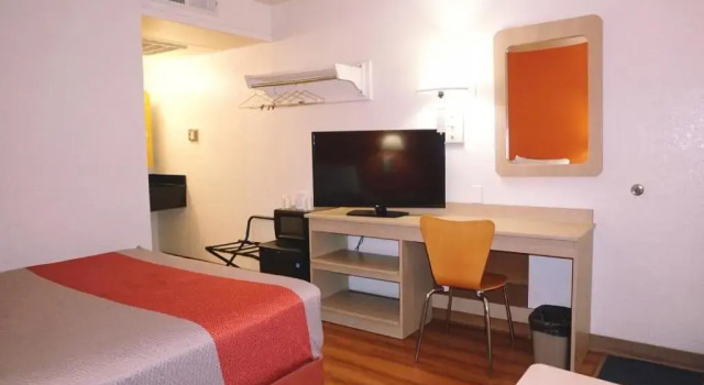 Четырёхместный номер Standard Motel 6-Flagstaff, AZ - West - Woodland Village