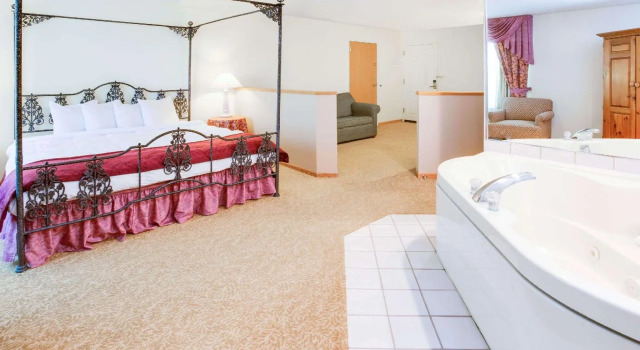 Baymont by Wyndham Waunakee, Book Hotel Hoteller i Merrimac med parkering, Parkering