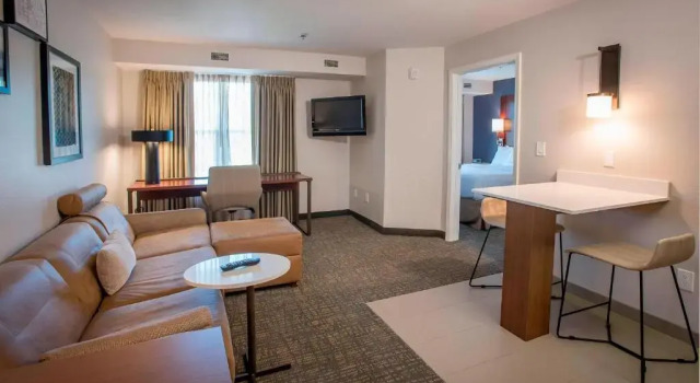 Двухместный люкс c 1 комнатой с видом на город Residence Inn by Marriott Pensacola Downtown