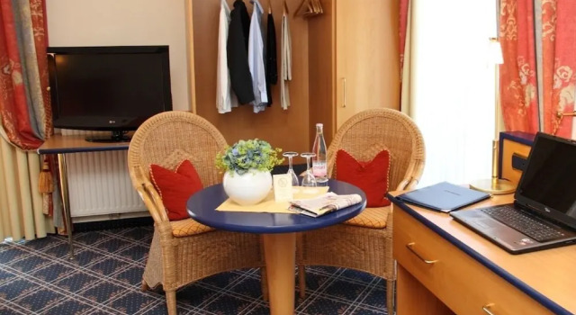 Süper çift kişilik oda Hotel Zur Post