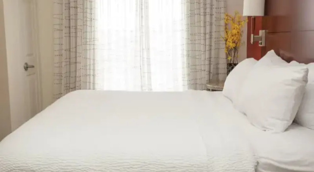 Четырёхместный люкс MainStay Suites Appleton Airport - Fox River Mall Area