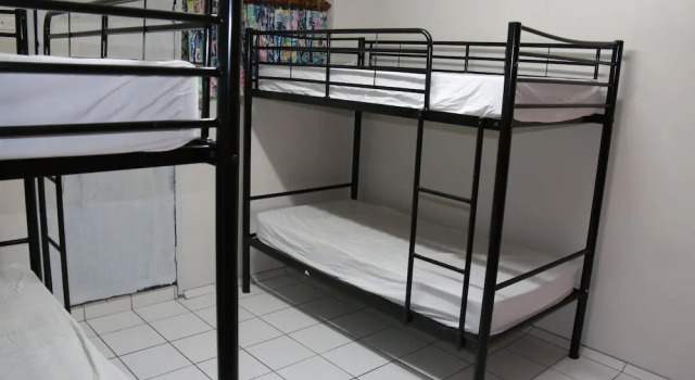 Кровать в общем номере (женский номер) Waterfront Backpackers - Hostel