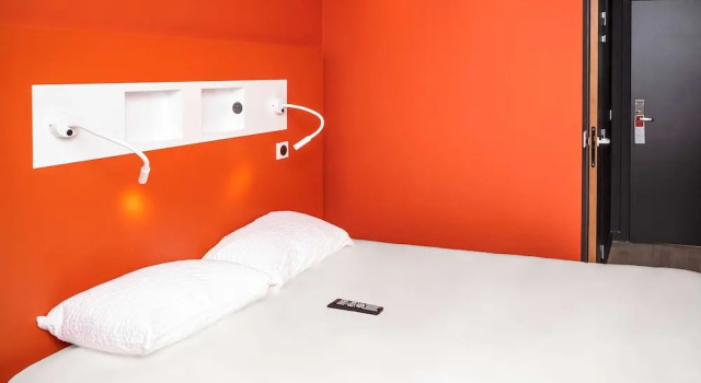 Трёхместный номер Standard ibis Budget Cognac