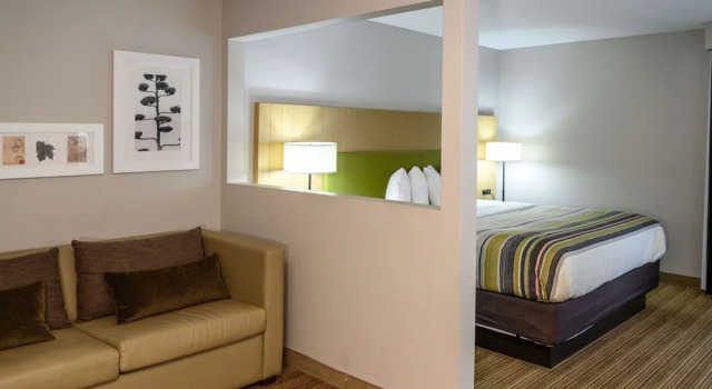 Двухместный люкс Country Inn & Suites by Radisson, Greenfield, IN
