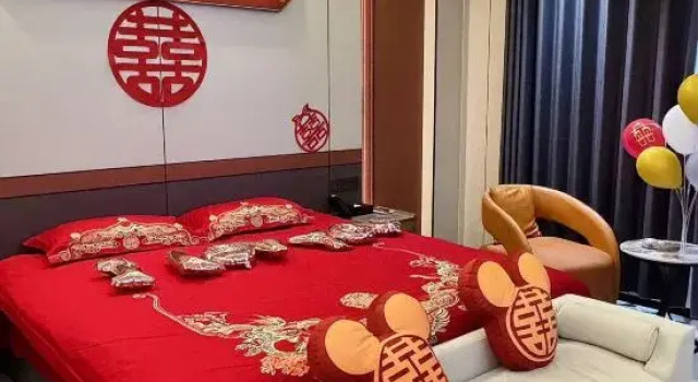 Люкс Ruixiang Hotel (Wuchuan New World Plaza Branch)