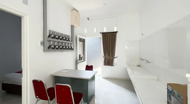 RedDoorz @ Griya Martha Sumber Solo