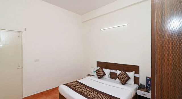 OYO 12942 Nathu Palace