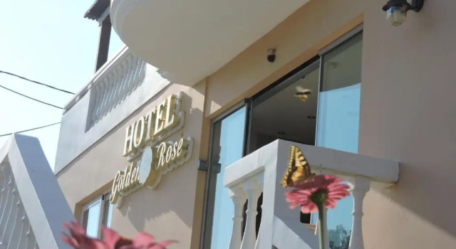 Полулюкс Golden Rose Suites