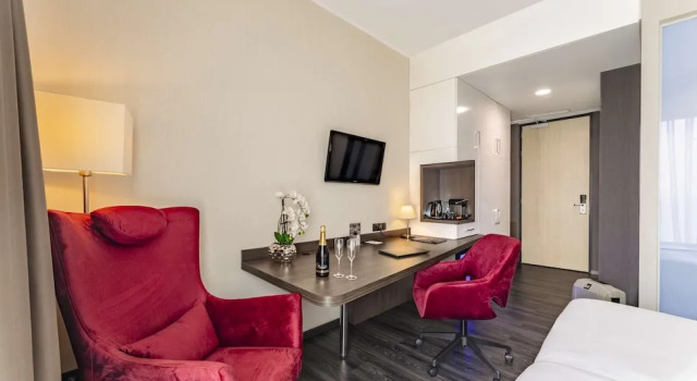 Двухместный номер Comfort Отель Plaza Premium Grand Winston