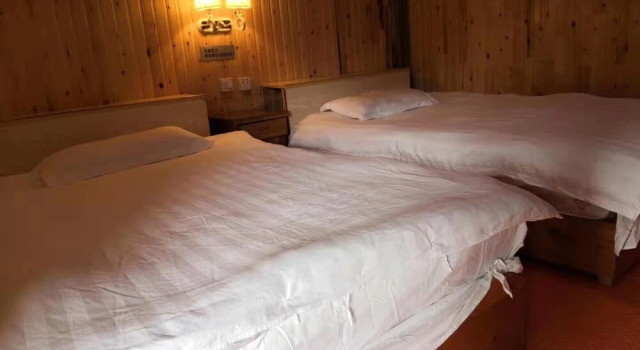Tengchong Ginkgo Village Bencai Hotel, Book Hotel Tengchong Yunnan