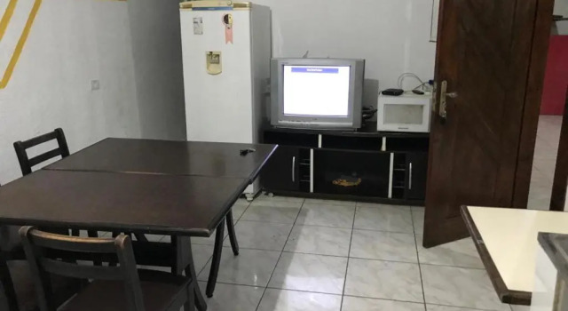 Ótima casa com piscina em Praia Grande