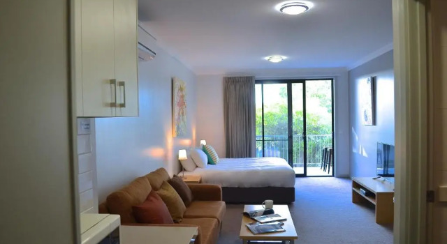 Студия Mansfield Apartments