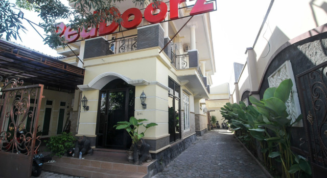 RedDoorz Plus near Rumah Sakit JIH, Rezerwuj Hotel Sleman Yogyakarta Province